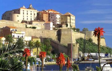 Citadelle de Calvi en plein jour