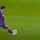 Lionel Messi frappe au but