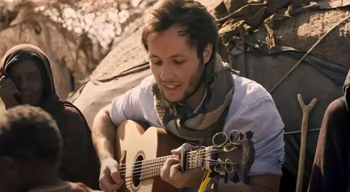 Vianney à la guitare