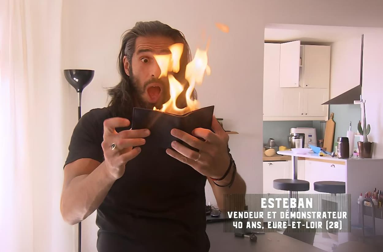Esteban fait de la magie