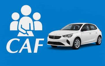 Une voiture avec la CAF