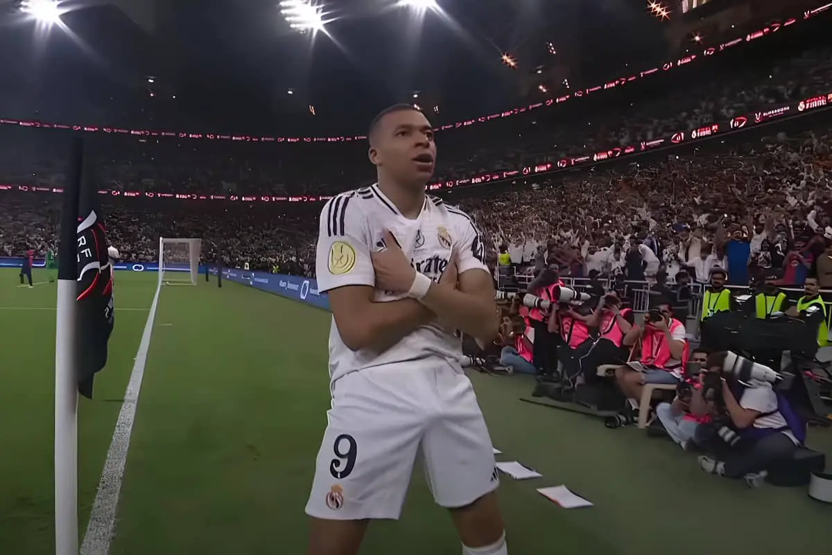 Kylian Mbappé qui fait une célébration après un but